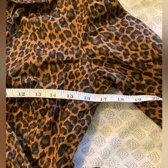Express brand. Leopard print wrap top -Med - Picture 11 of 11